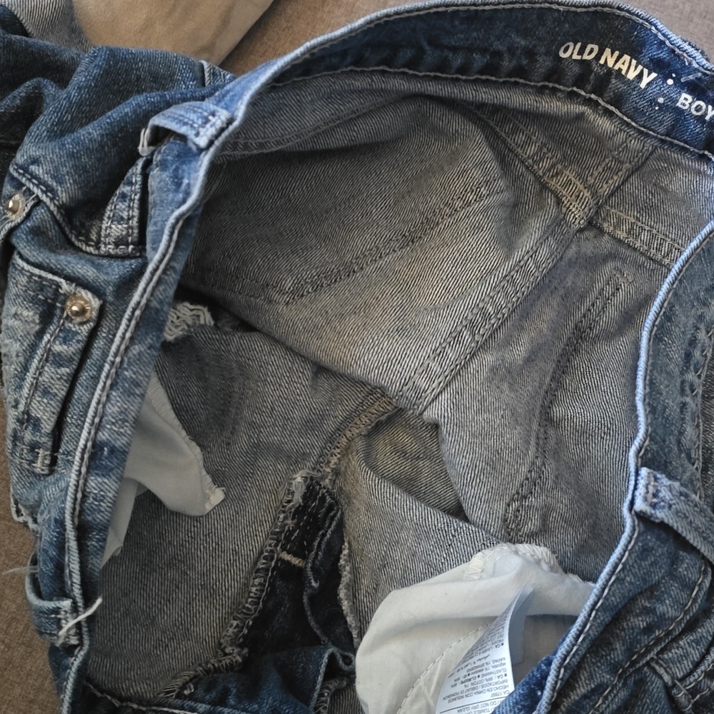 Old Navy Boyfriend Jean Shorts Women's Size 4 Medium Blue Denim Distressed Rips - Picture 9 of 12